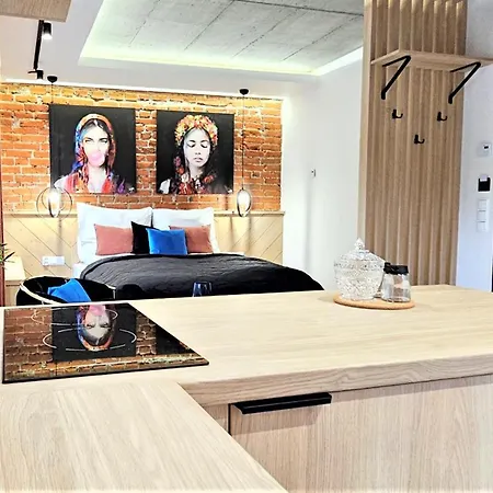 Bed & Breakfast Vip Chalubinskiego 3*