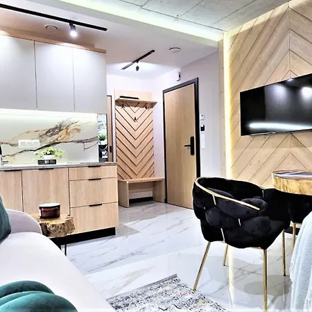 Vip Chalubinskiego 3*