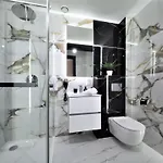 Vip Chalubinskiego 3*