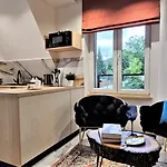 Vip Chalubinskiego 3*