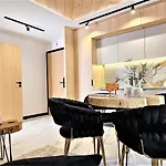 Bed and breakfast Vip Chalubinskiego 3*