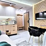 Vip Chalubinskiego 3*