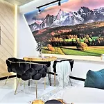Bed and breakfast Vip Chalubinskiego 3*