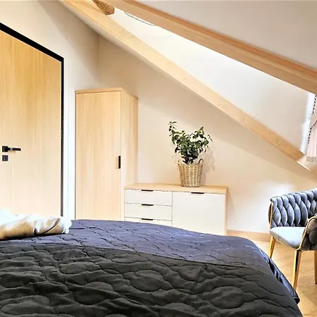 Vip Chalubinskiego 3*